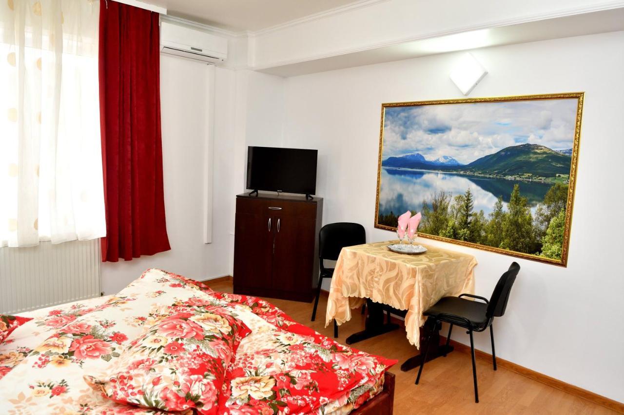 Хостел Casa Simescu I Карансебеш Экстерьер фото